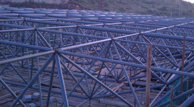 濮阳概述网架加工中对钢材的质量的过细恳求